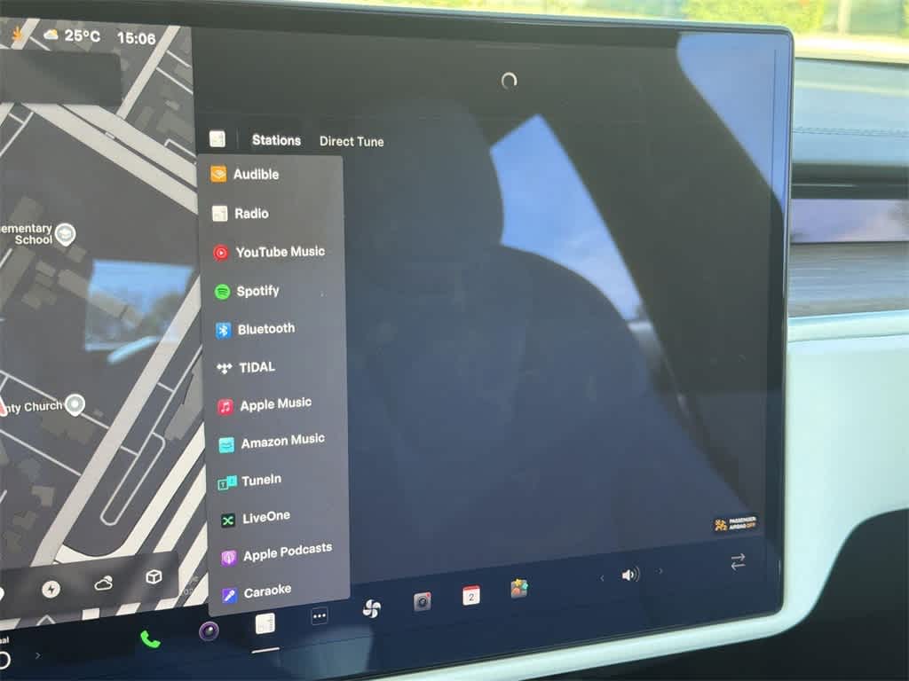 Thumbnail: 2022 Tesla Model S - 19