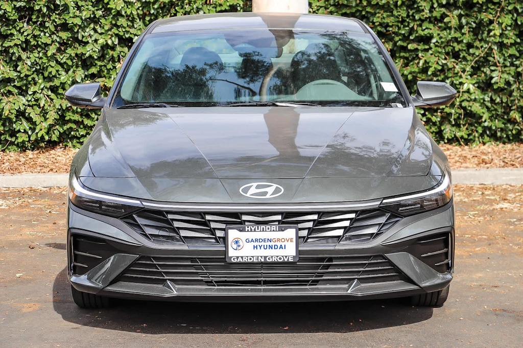 New 2026 Hyundai Elantra SE Sedan