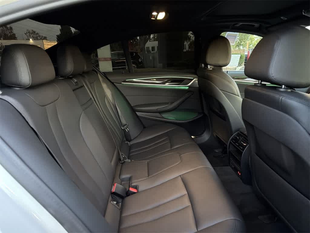 Thumbnail: 2020 BMW 5 Series - 32