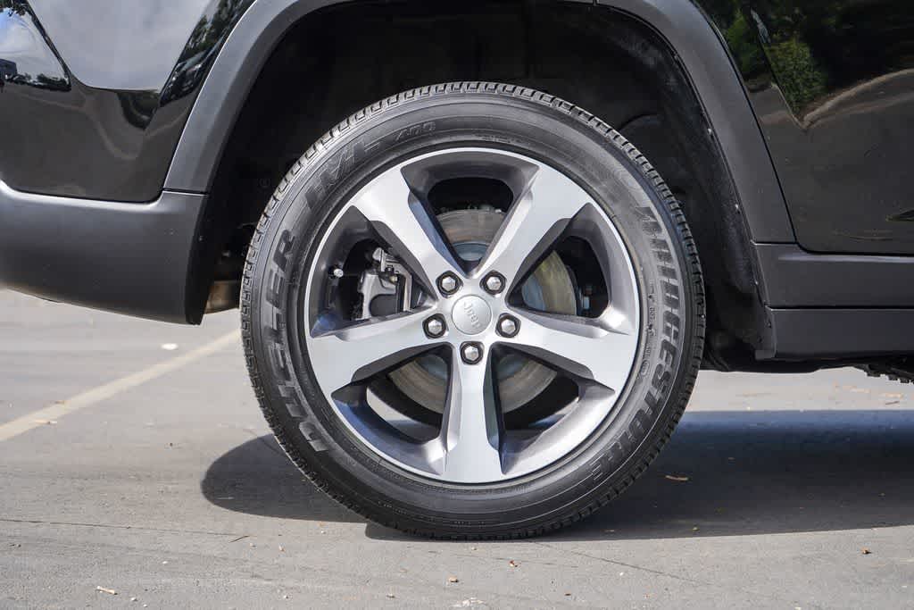 Thumbnail: 2023 Jeep Grand Cherokee - 8