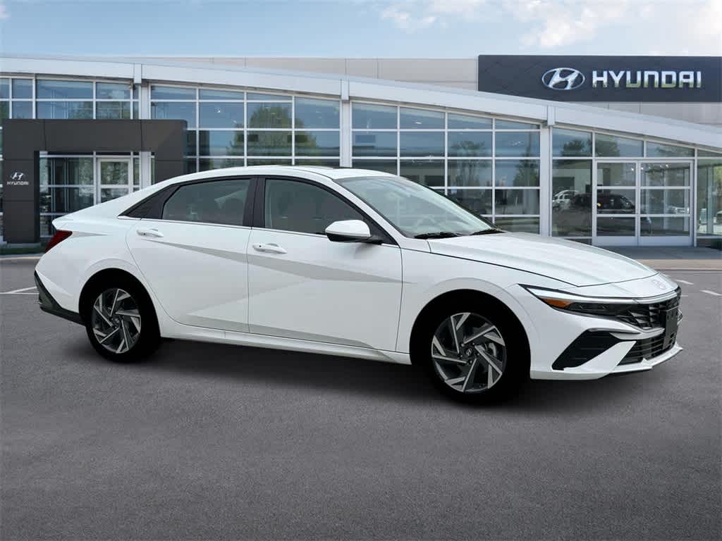 Thumbnail: 2025 Hyundai Elantra - 10