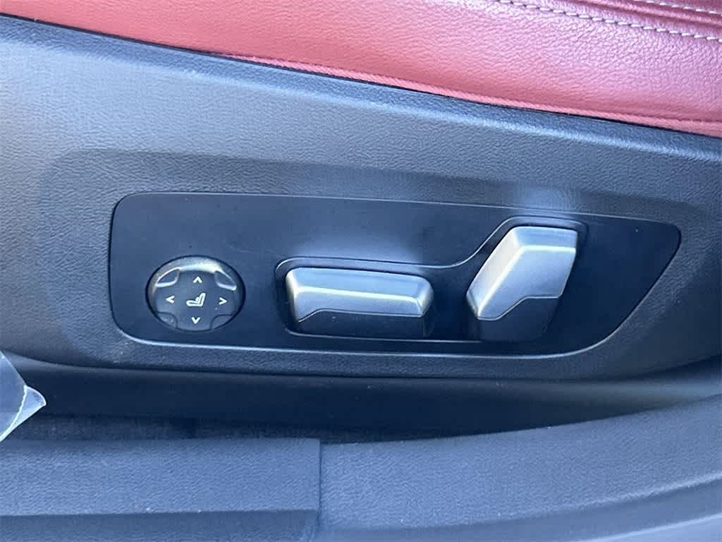 Thumbnail: 2023 BMW i4 - 40