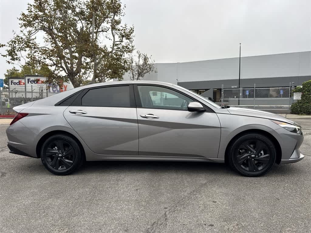 Thumbnail: 2023 Hyundai Elantra - 3