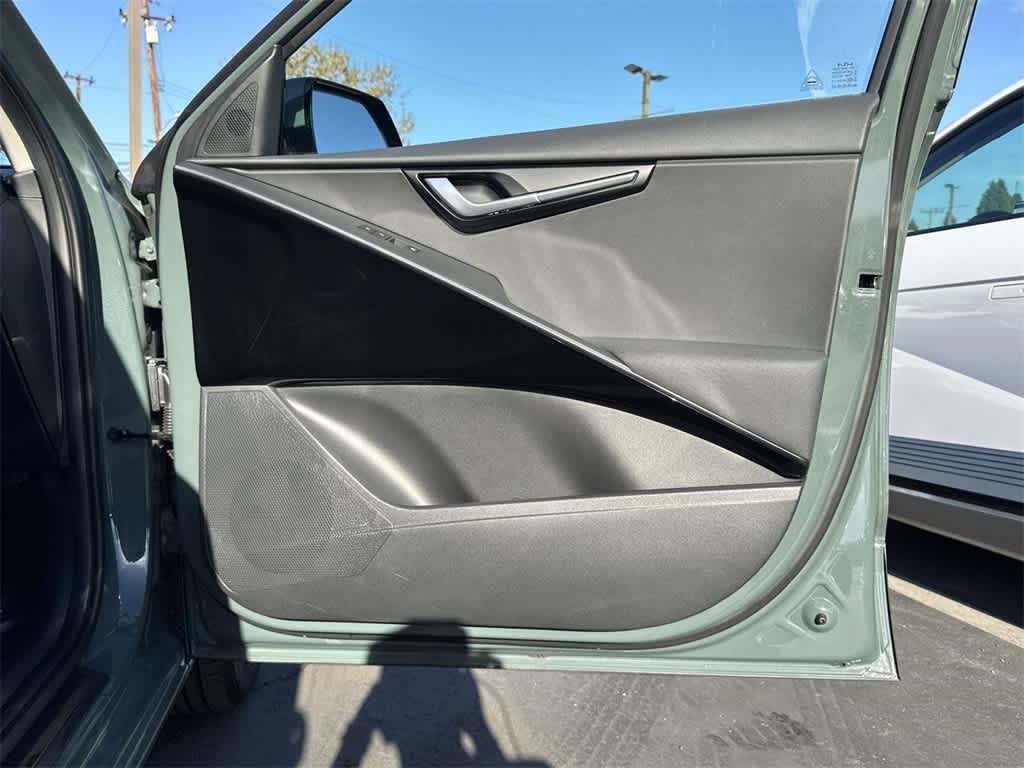 Thumbnail: 2023 Kia Niro - 40