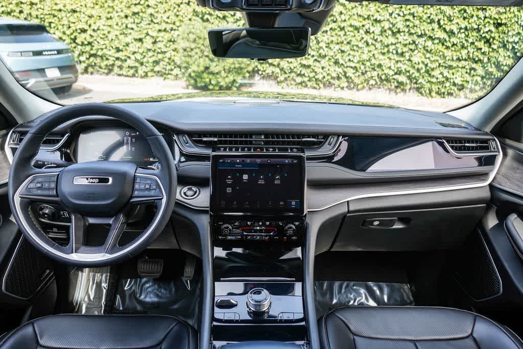Thumbnail: 2023 Jeep Grand Cherokee - 12