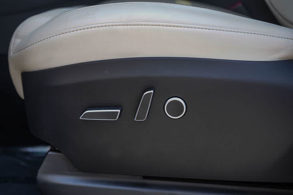 Thumbnail: 2022 Tesla Model X - 20