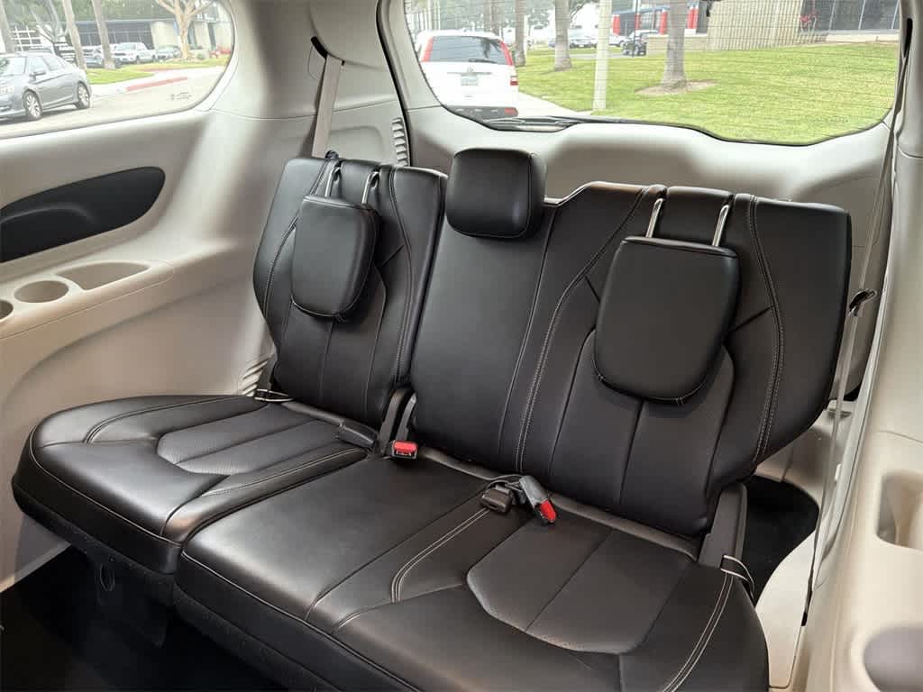 Thumbnail: 2024 Chrysler Pacifica - 30