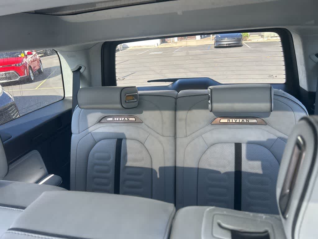 Thumbnail: 2023 Rivian R1S - 7