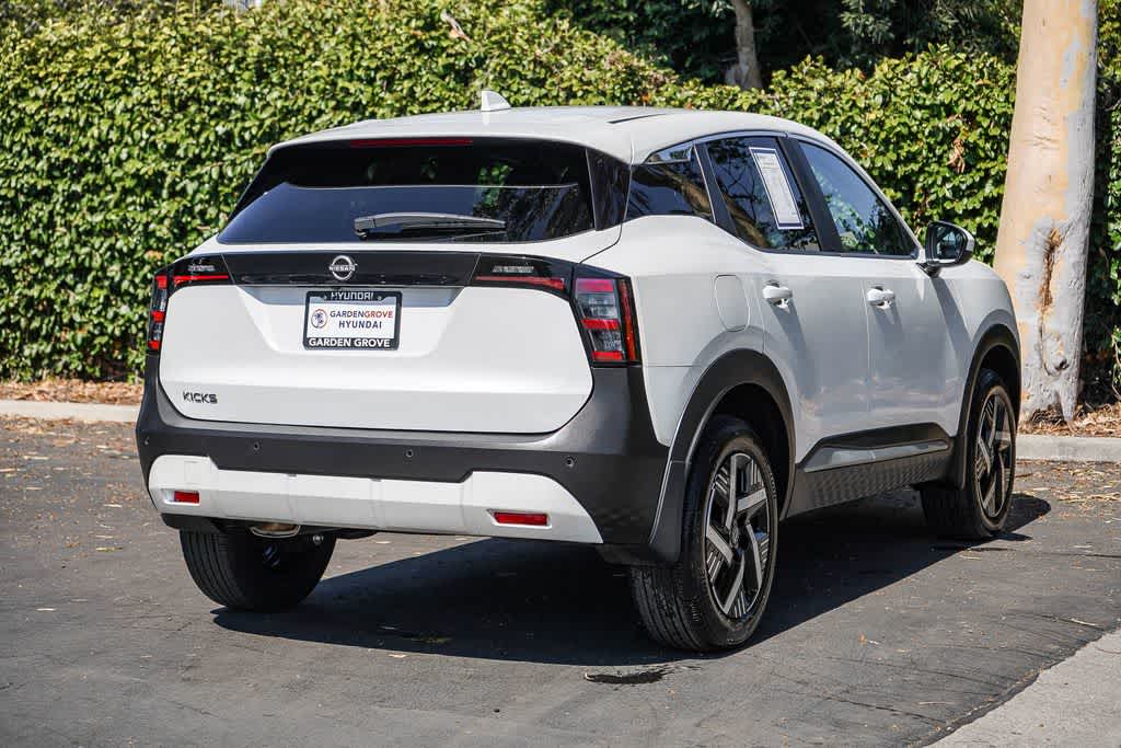 Thumbnail: 2025 Nissan Kicks - 3