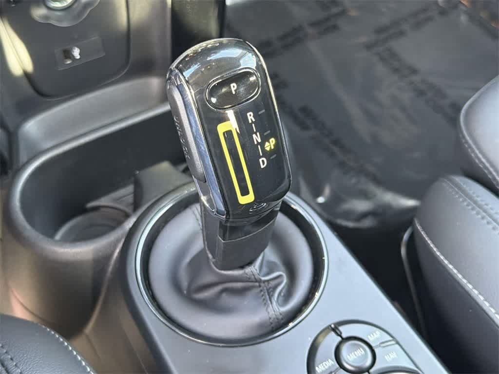 Thumbnail: 2023 MINI Cooper Hardtop - 17