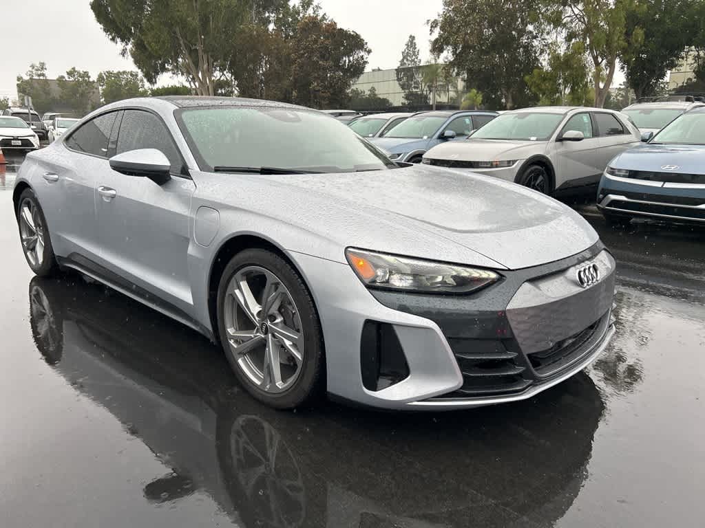 2022 Audi e-tron GT Premium Plus photo 2