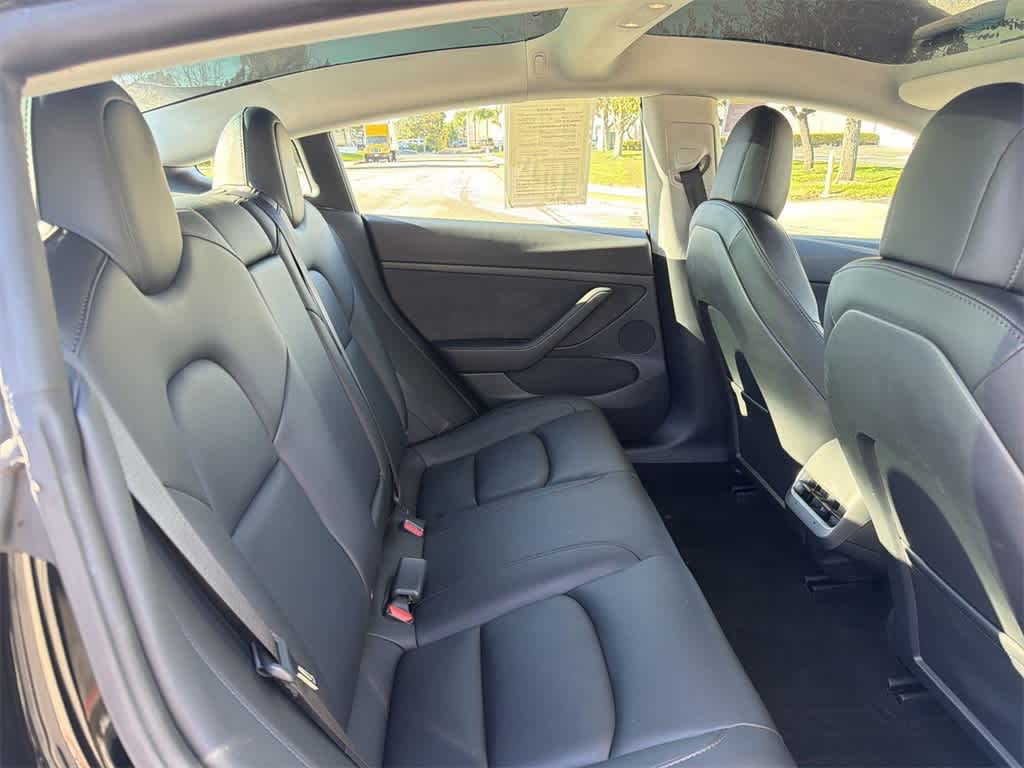 Thumbnail: 2022 Tesla Model 3 - 33