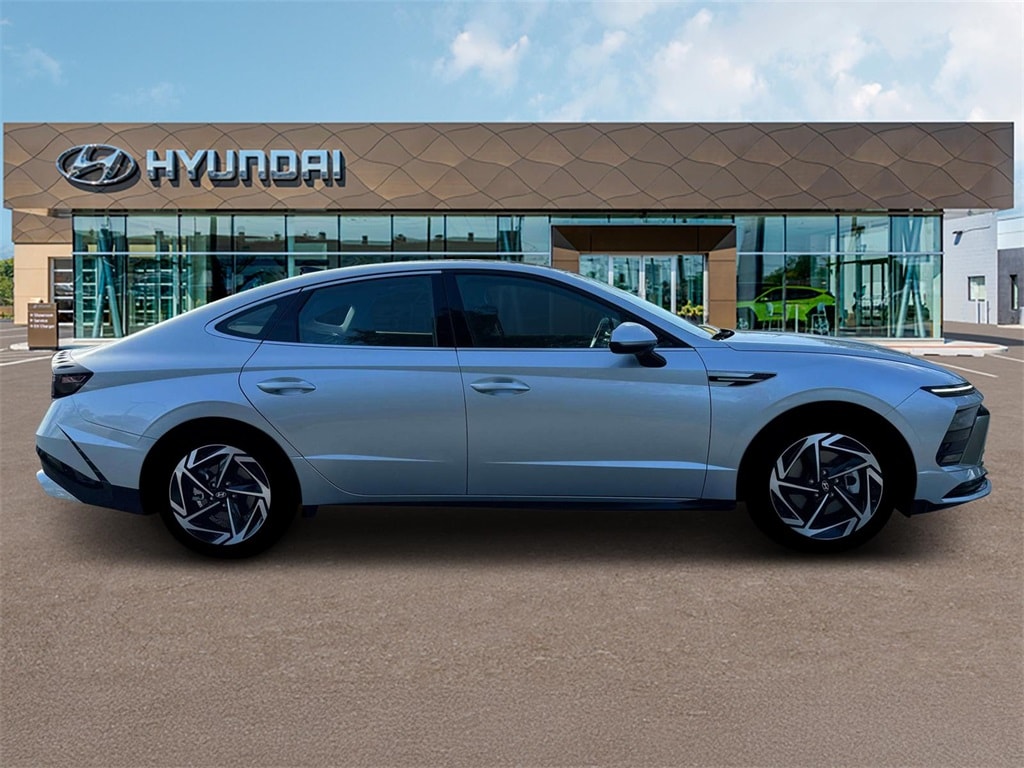 Thumbnail: 2025 Hyundai Sonata - 9