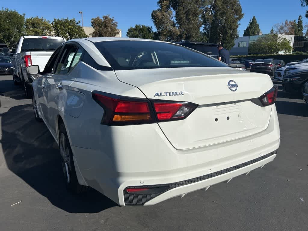 Thumbnail: 2021 Nissan Altima - 4