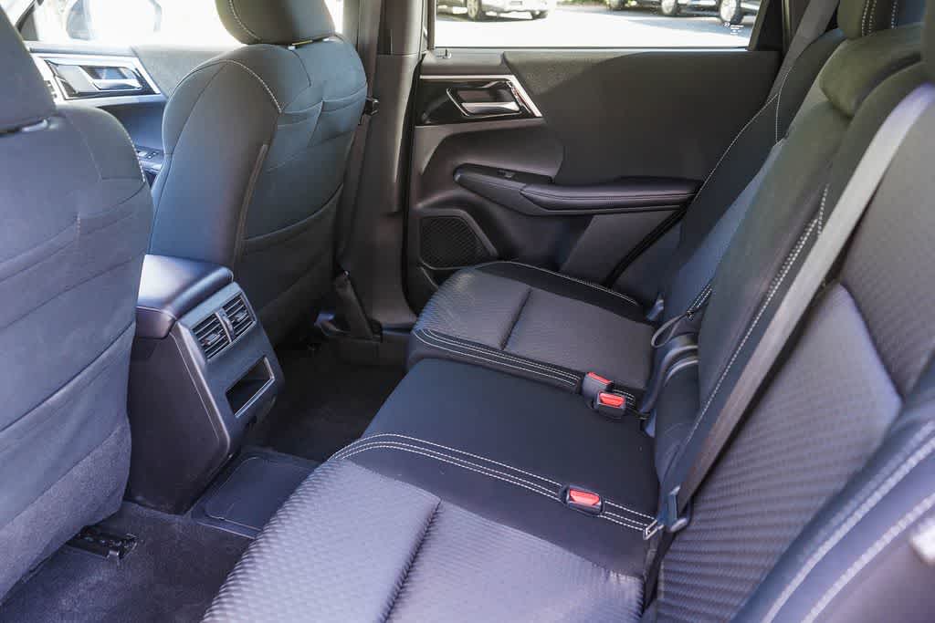 Thumbnail: 2025 Mitsubishi Outlander - 17