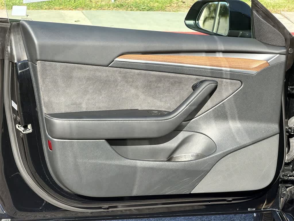 Thumbnail: 2022 Tesla Model 3 - 24