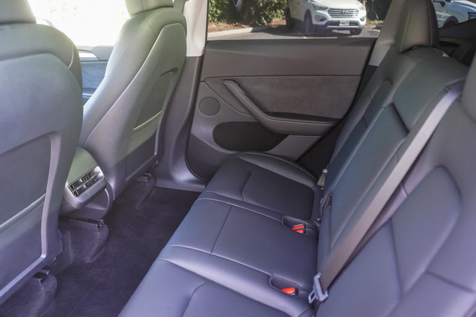 Thumbnail: 2025 Tesla Model Y - 17