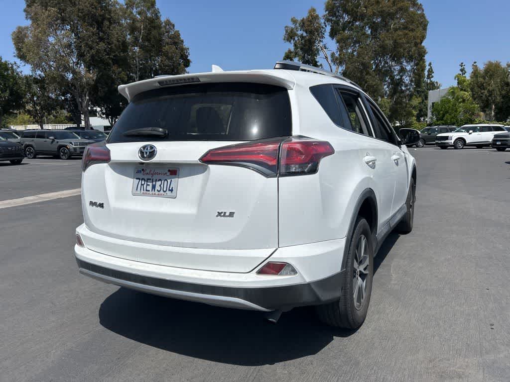 Thumbnail: 2016 Toyota RAV4 - 2