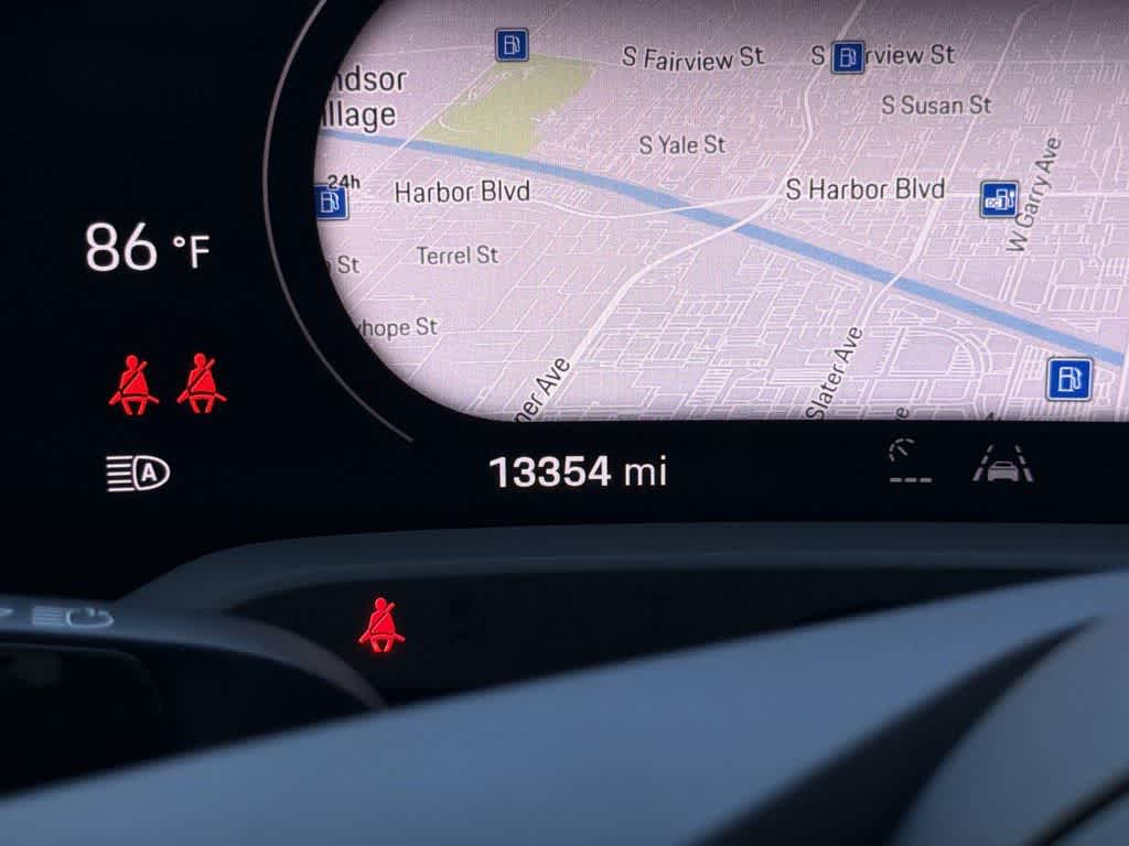 Thumbnail: 2023 Porsche Taycan - 21