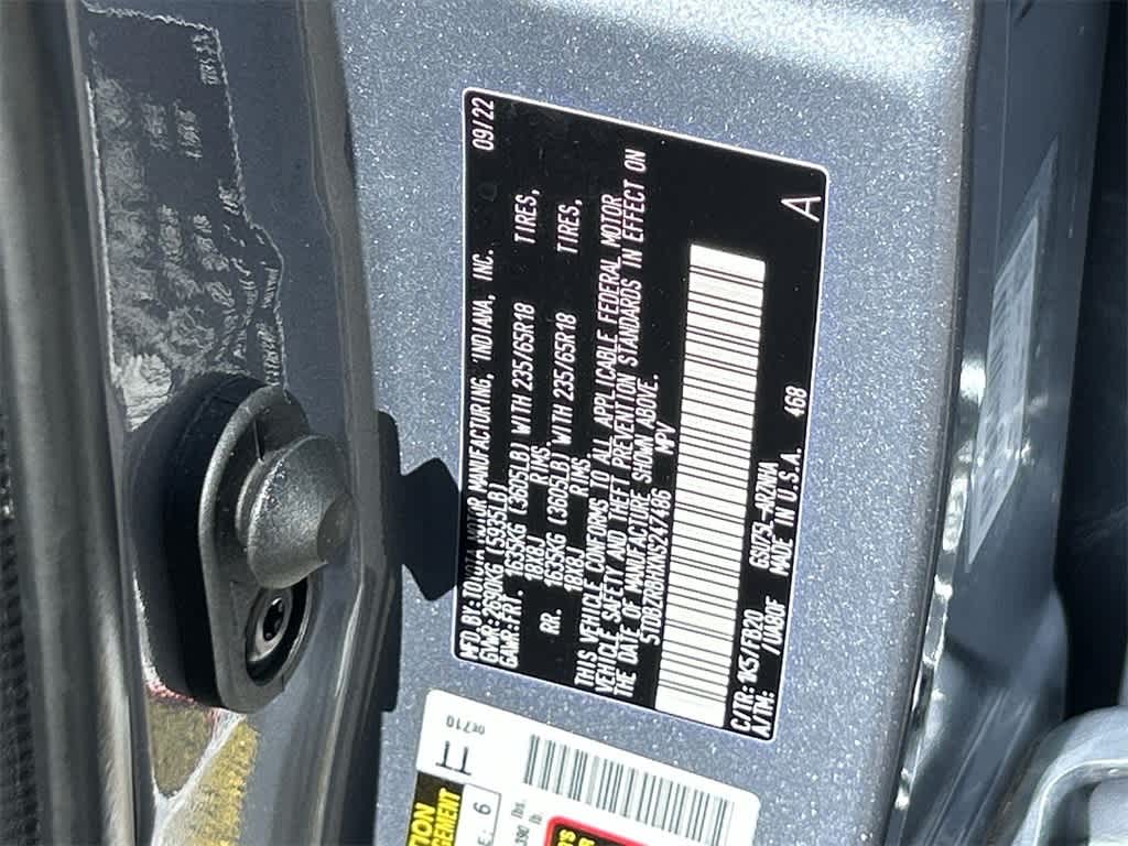 Thumbnail: 2022 Toyota Highlander - 10