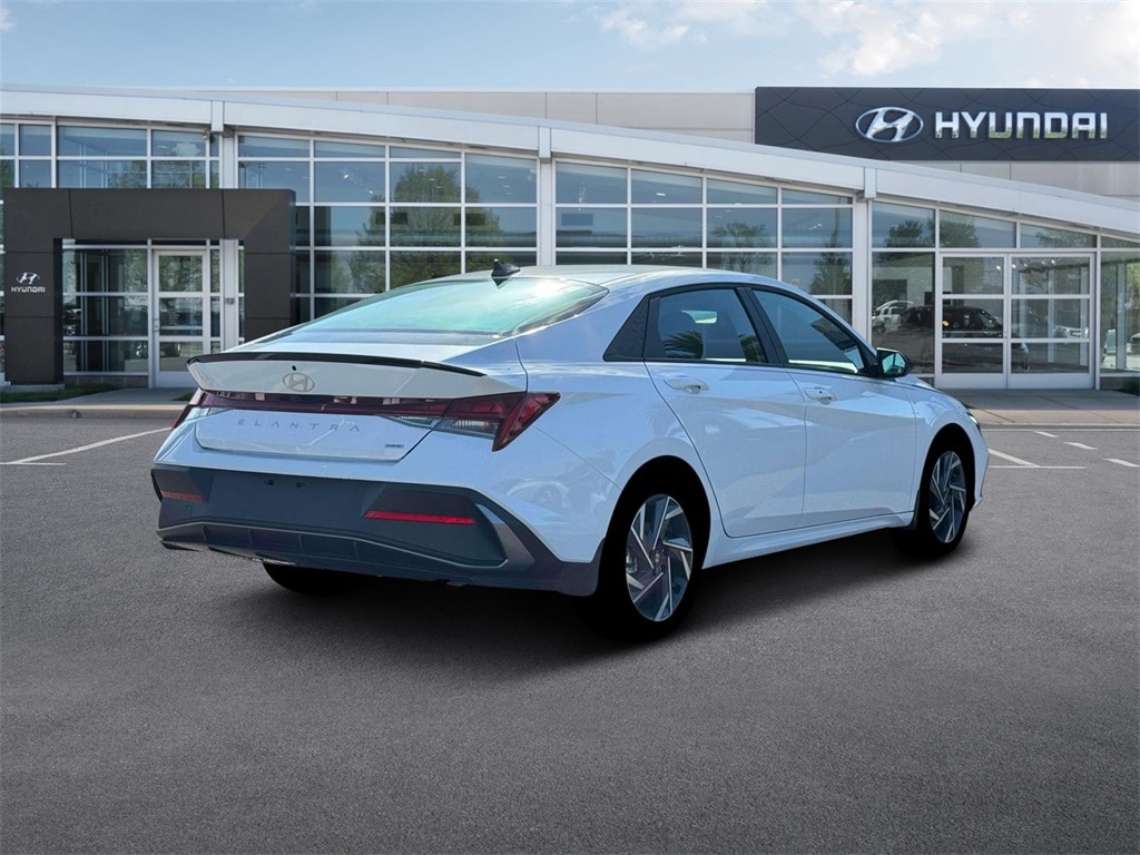 Thumbnail: 2025 Hyundai Elantra - 7