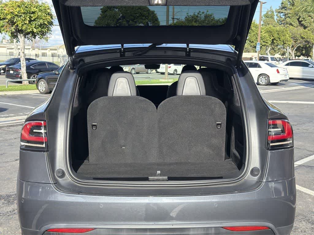 Thumbnail: 2022 Tesla Model X - 32