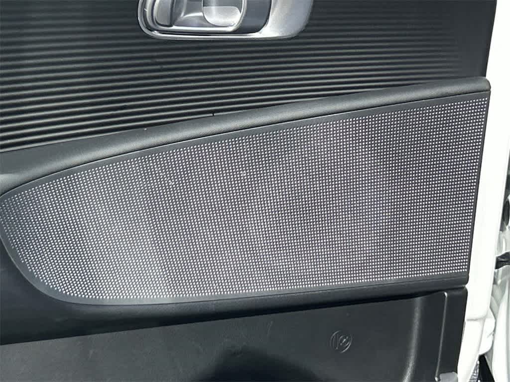 Thumbnail: 2025 Hyundai Ioniq 6 - 33