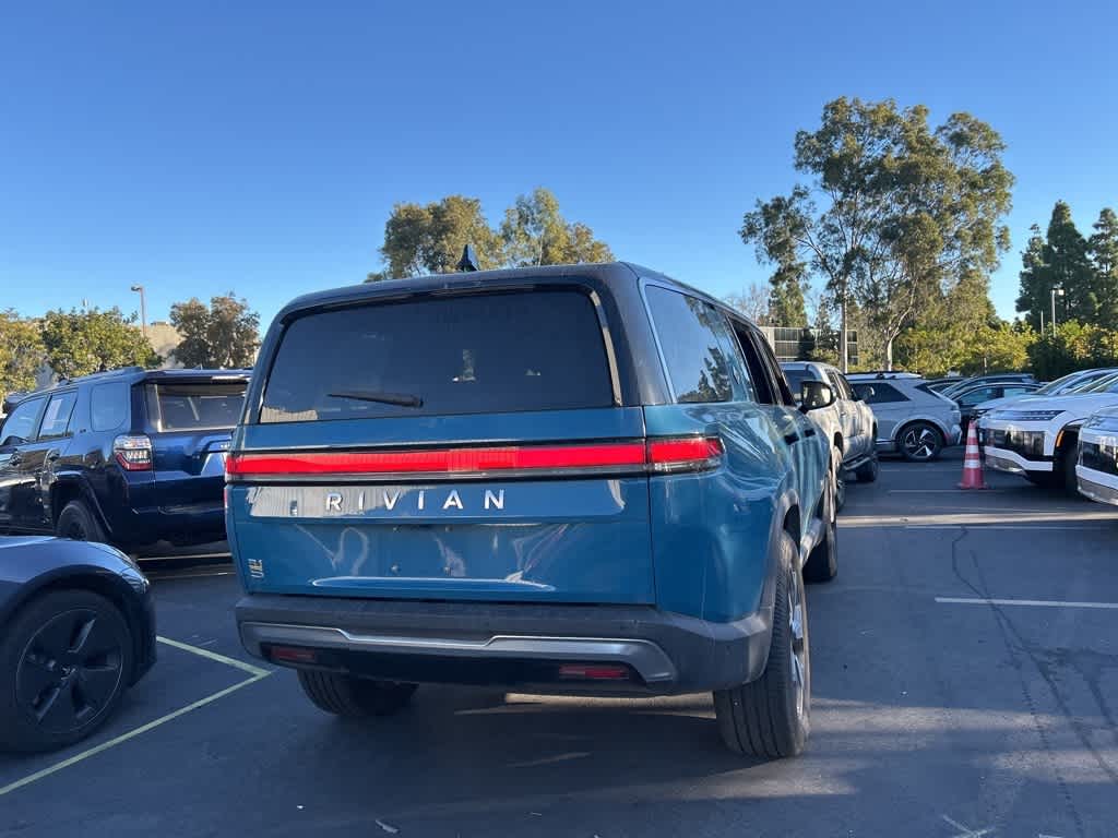 Thumbnail: 2023 Rivian R1S - 3