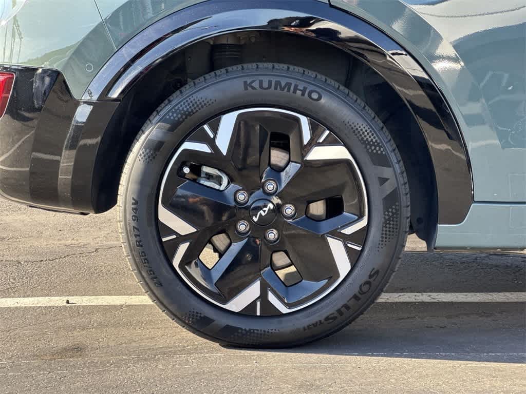 Thumbnail: 2023 Kia Niro - 44