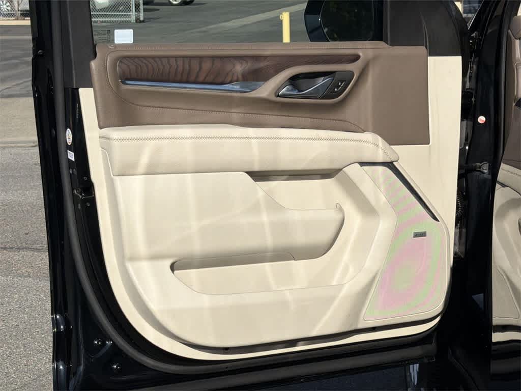 Thumbnail: 2023 GMC Yukon XL - 24