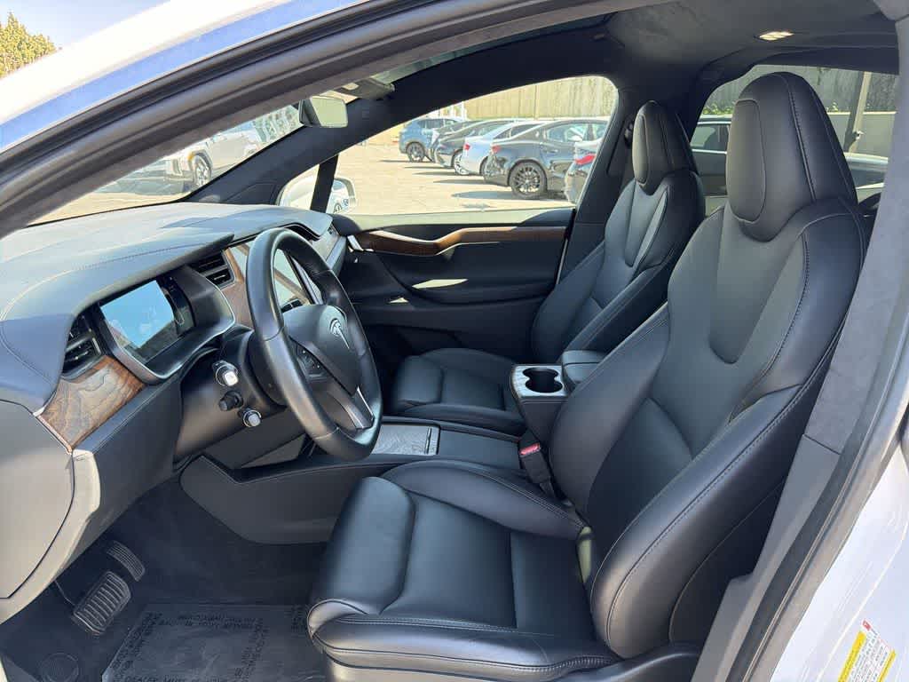 Thumbnail: 2020 Tesla Model X - 26