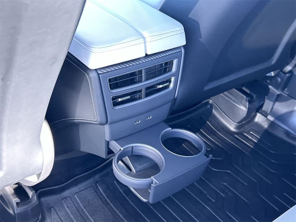 Thumbnail: 2021 Tesla Model X - 43