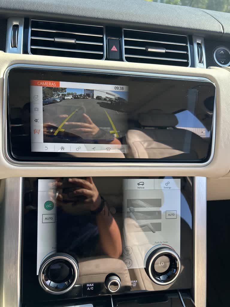 Thumbnail: 2021 Land Rover Range Rover - 11