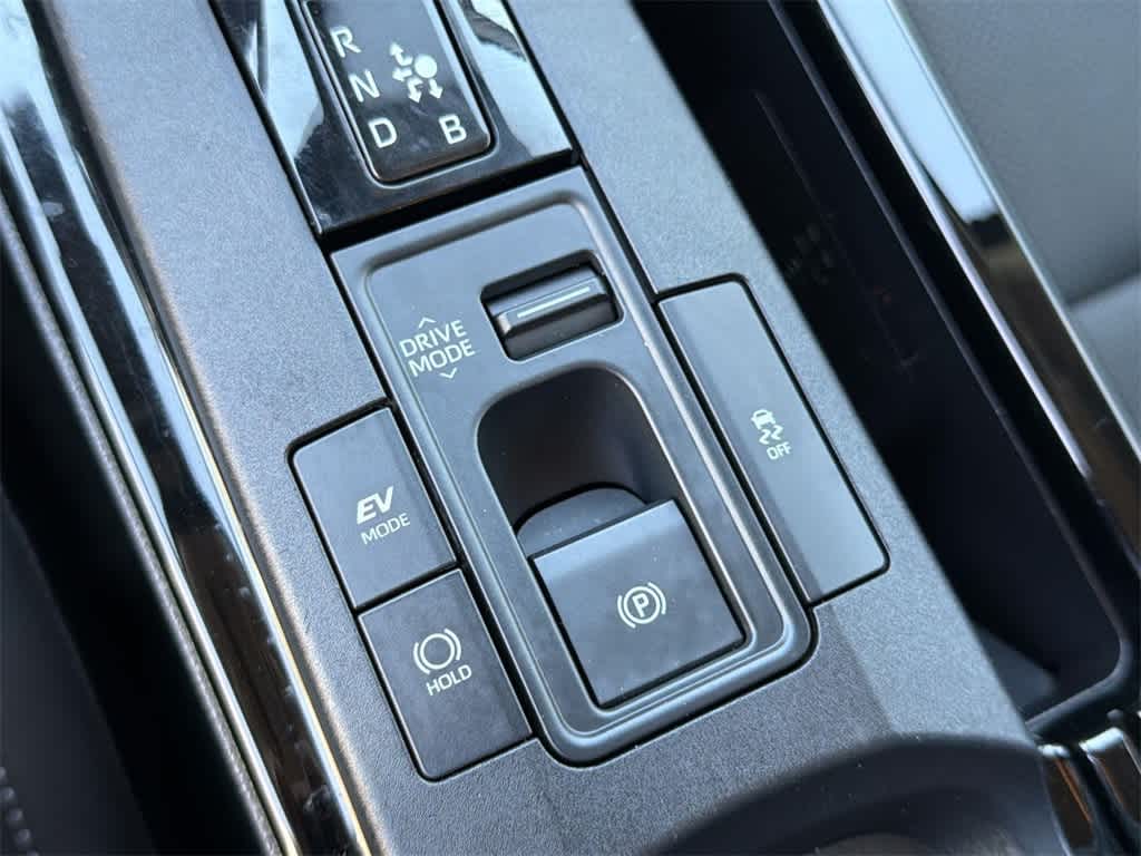 Thumbnail: 2024 Toyota Prius - 22