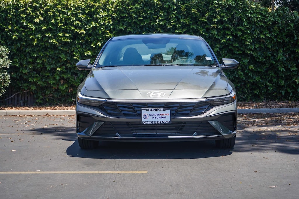 New 2026 Hyundai Elantra SE Sedan