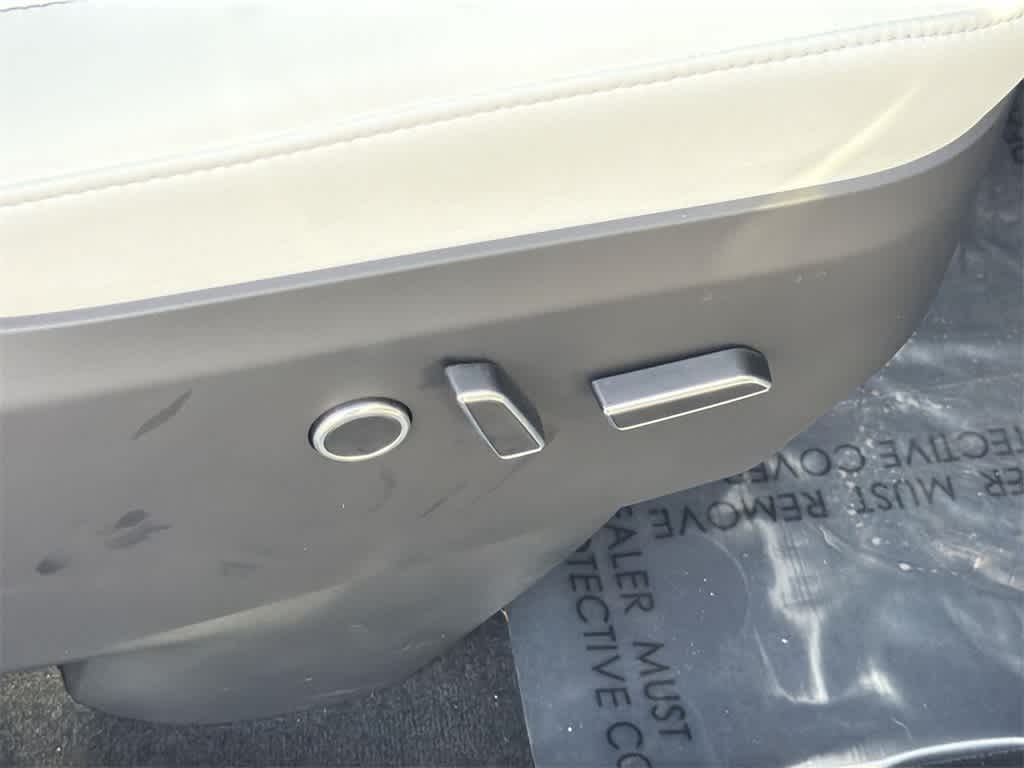 Thumbnail: 2023 Tesla Model X - 43