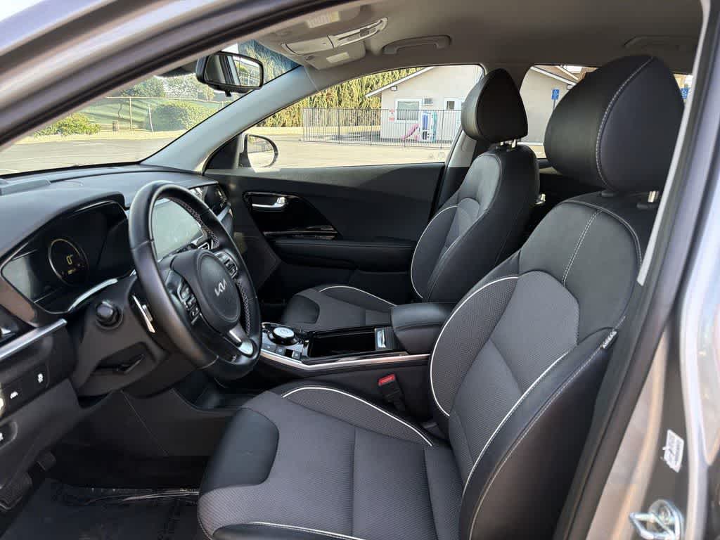 Thumbnail: 2022 Kia Niro - 25