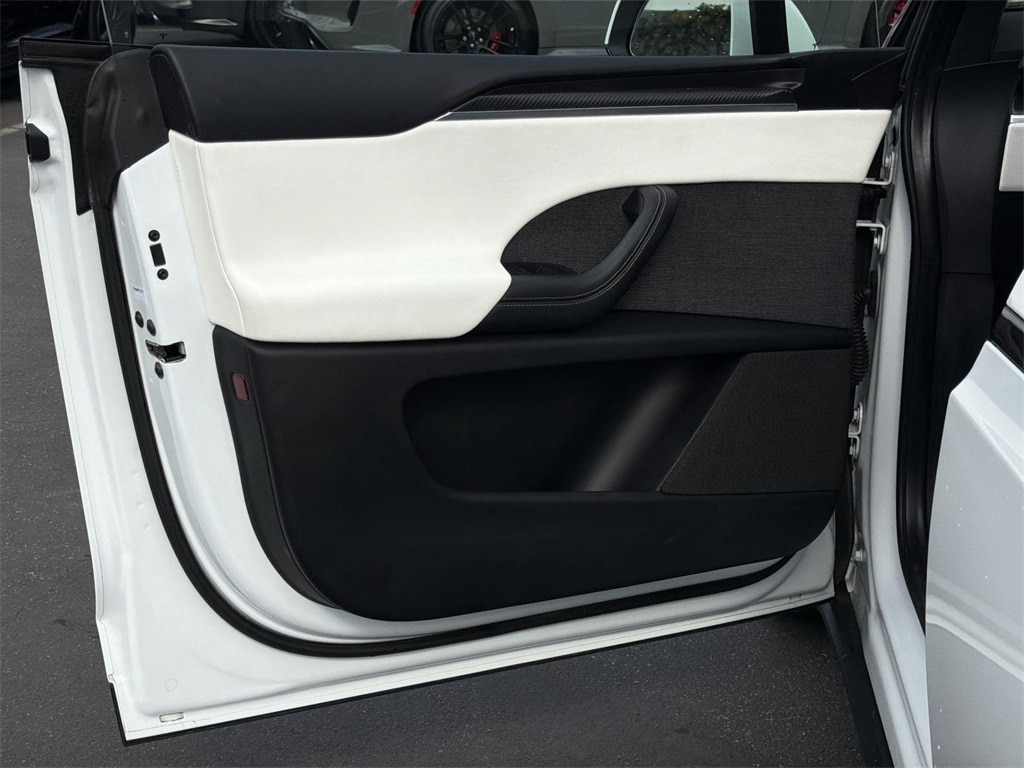 Thumbnail: 2023 Tesla Model X - 24