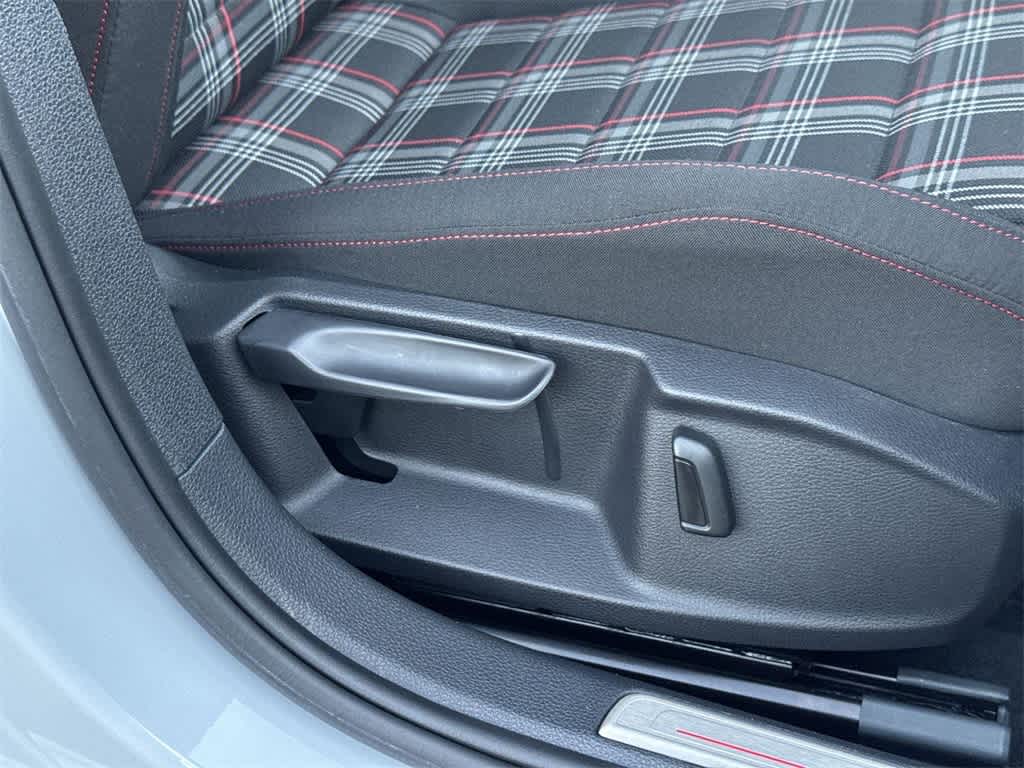 Thumbnail: 2019 Volkswagen Golf - 40