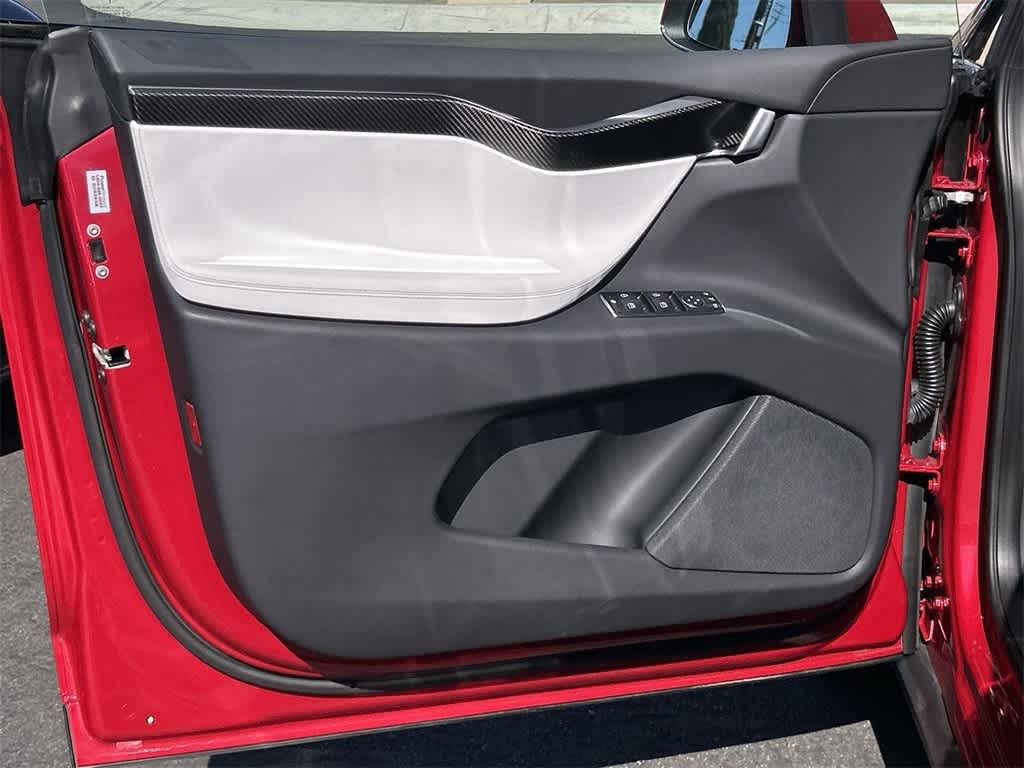 Thumbnail: 2021 Tesla Model X - 32