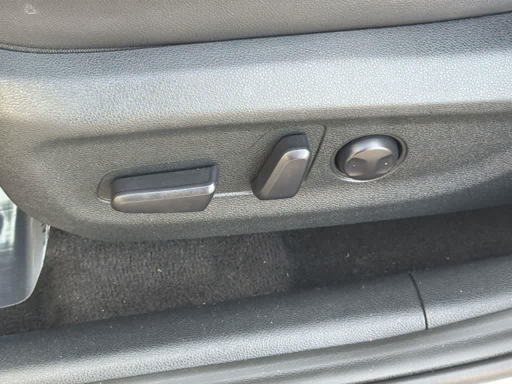 Thumbnail: 2022 Kia Niro - 26