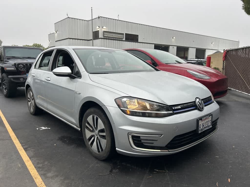 Used 2019 Volkswagen e-Golf e-Golf SE with VIN WVWKR7AU8KW908236 for sale in Garden Grove, CA