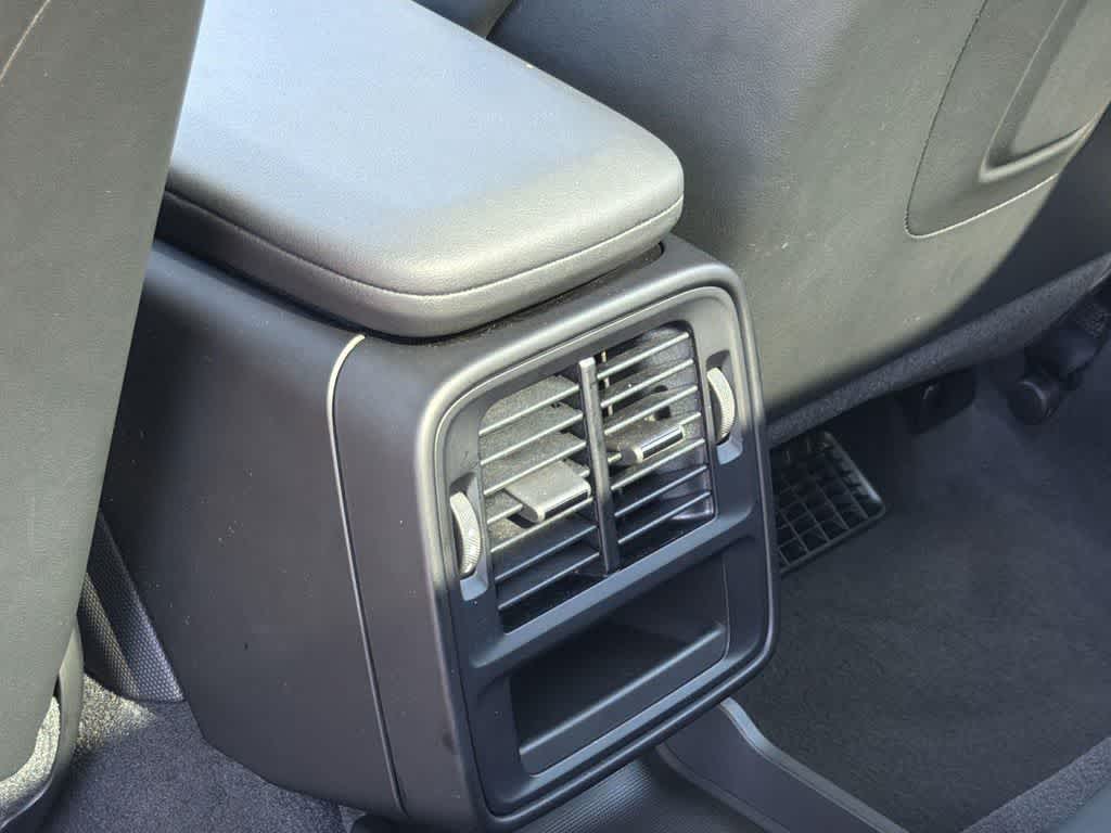 Thumbnail: 2023 Porsche Taycan - 31