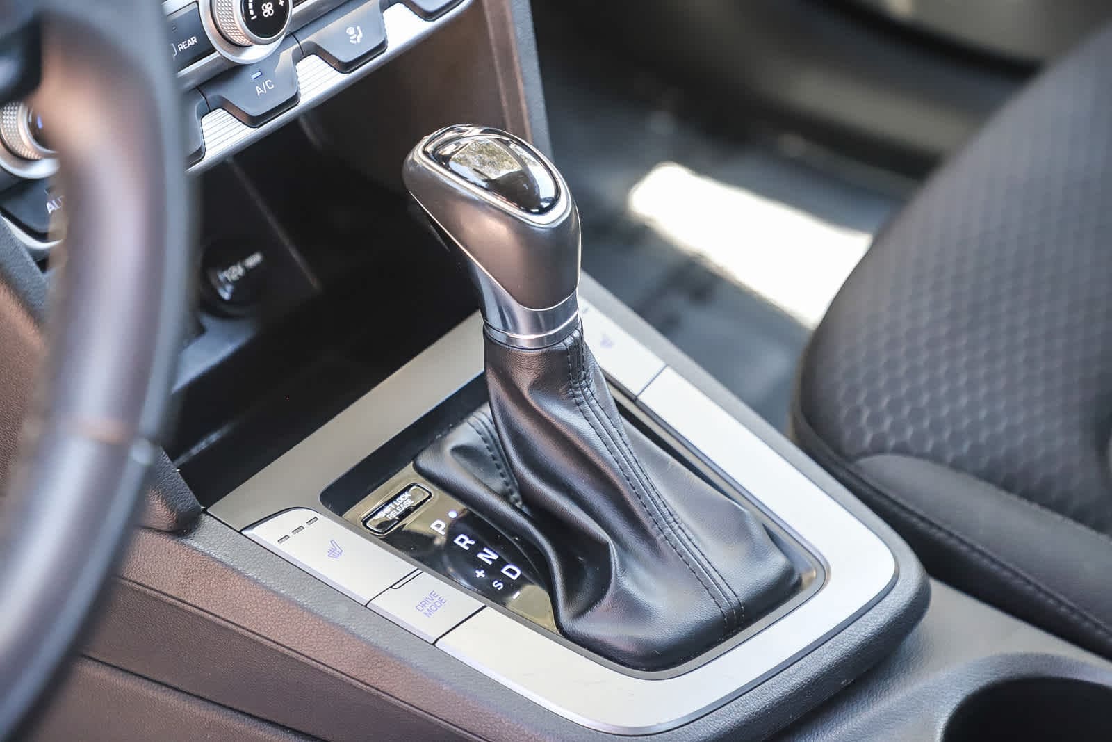Thumbnail: 2019 Hyundai Elantra - 19