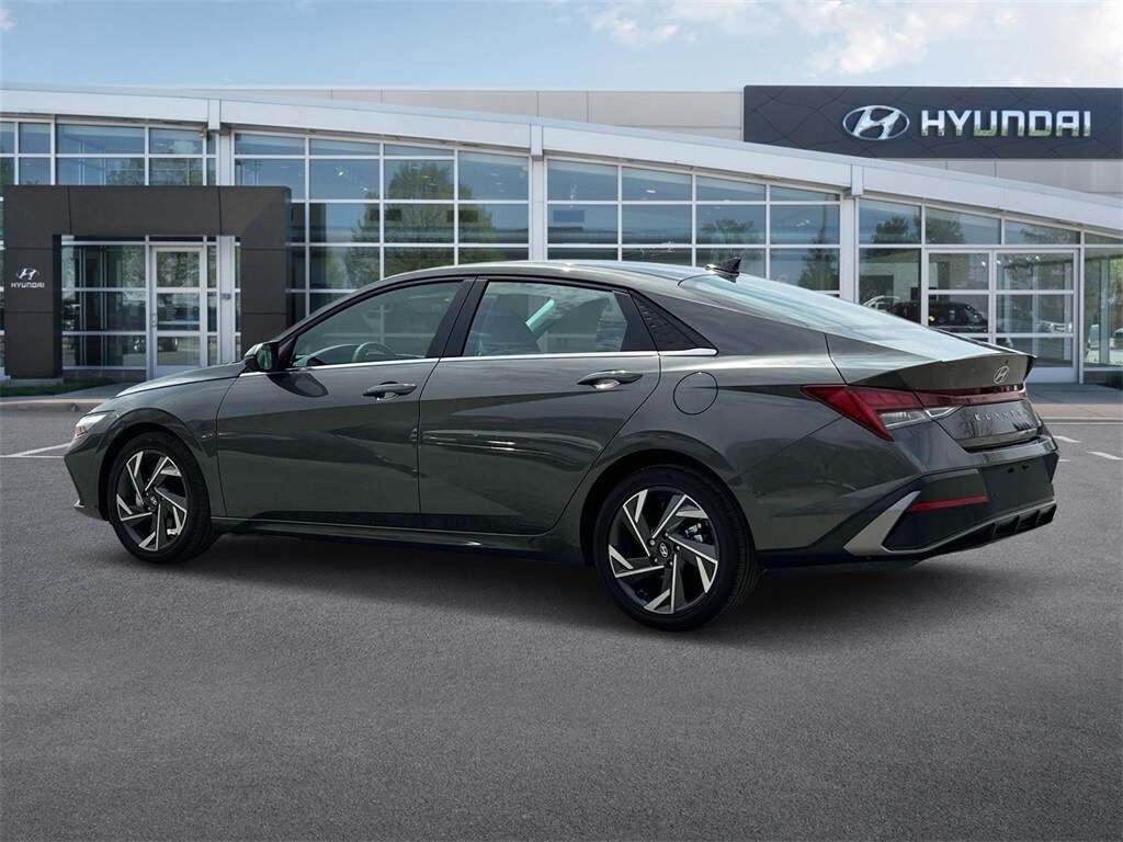 Thumbnail: 2025 Hyundai Elantra - 4
