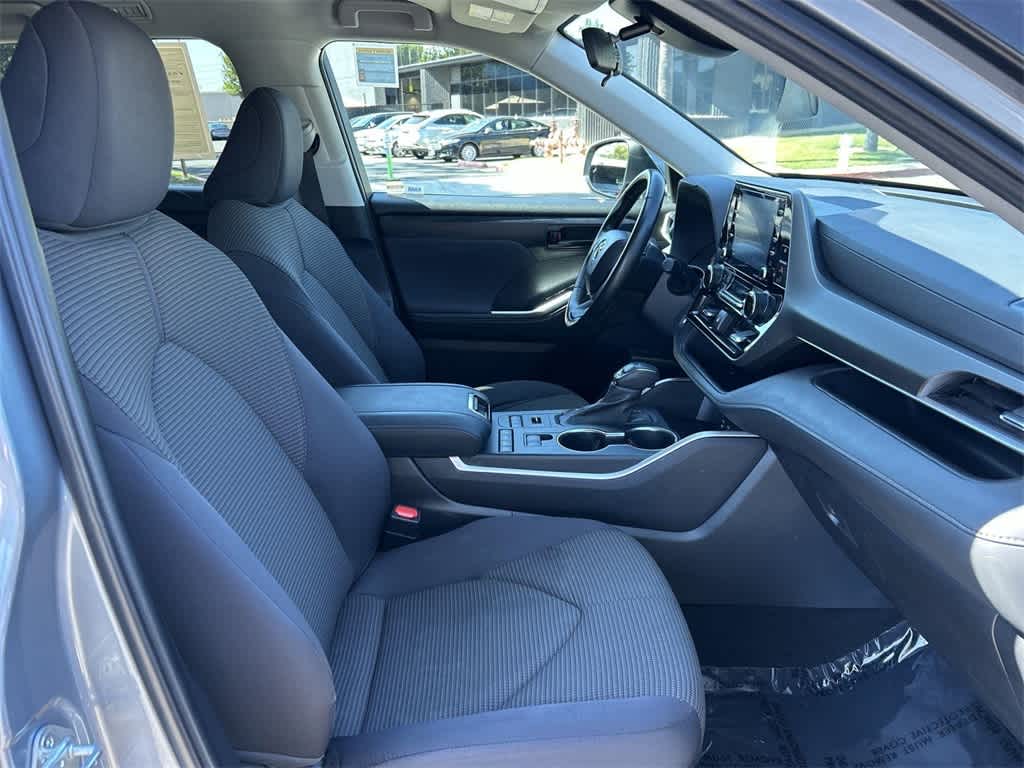 Thumbnail: 2022 Toyota Highlander - 40