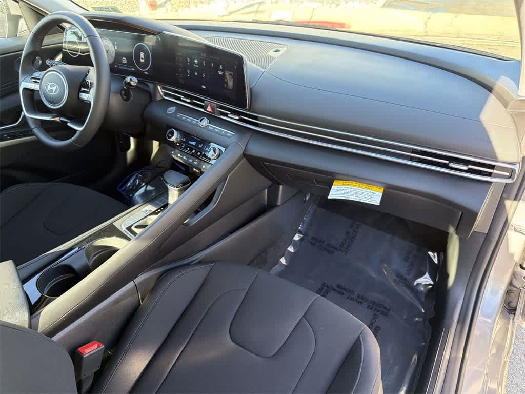 Thumbnail: 2025 Hyundai Elantra - 43