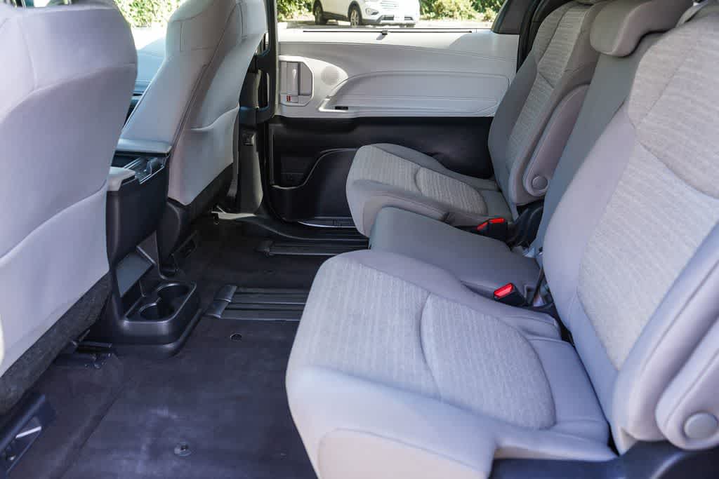 Thumbnail: 2025 Toyota Sienna - 16