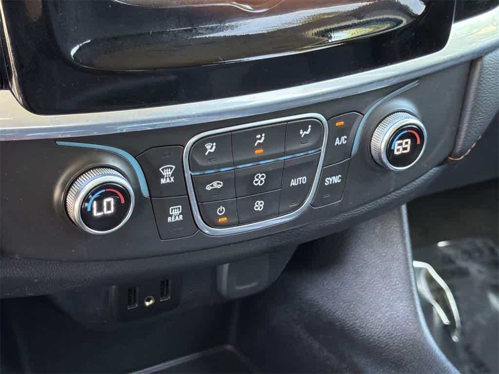 Thumbnail: 2019 Chevrolet Traverse - 16