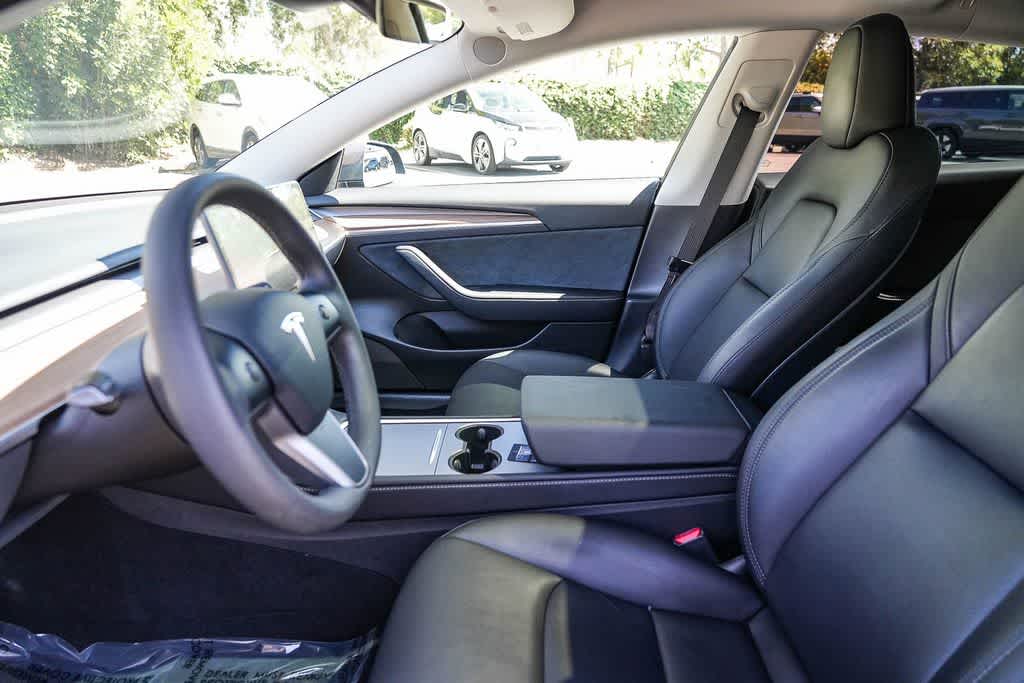 Thumbnail: 2023 Tesla Model 3 - 16